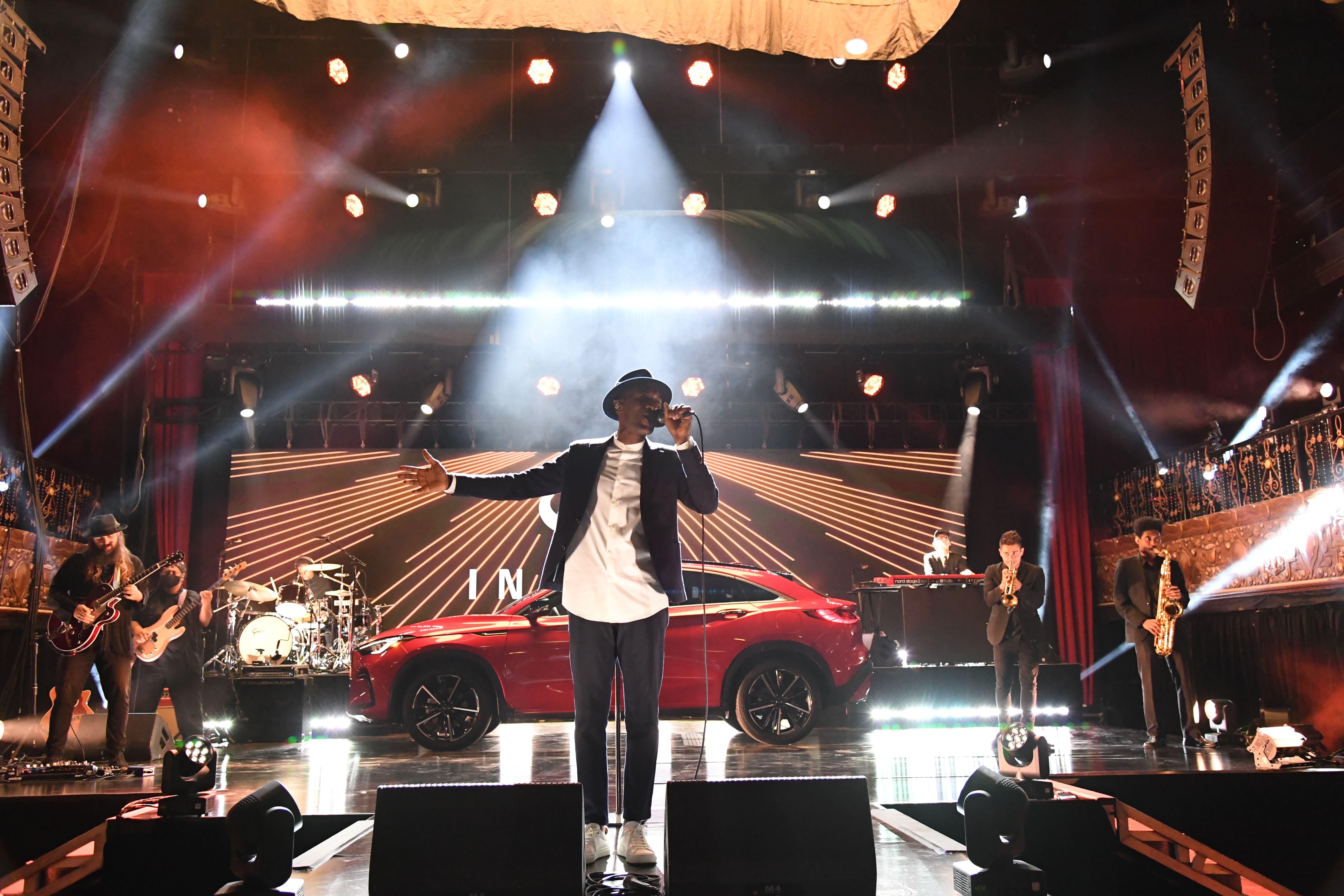 aloe blacc performs at the belasco