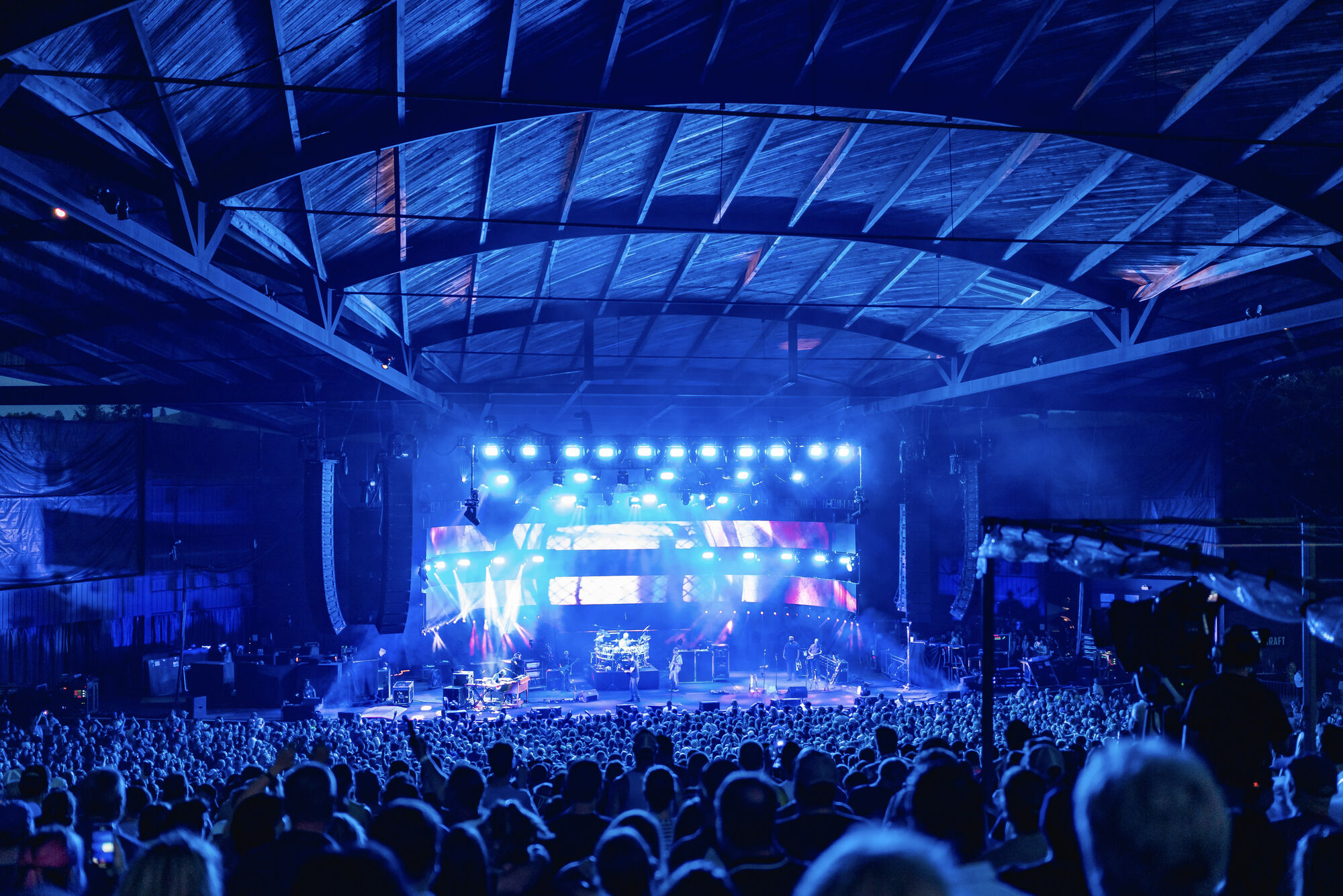 Alpine Valley Music Theatre sold for $7.5 million; Live Nation lease  continues